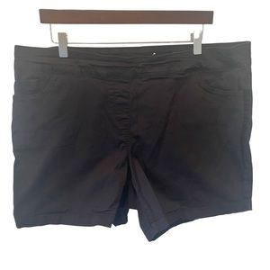 Westbound Women’s Size 18 Black Shorts. Stretchy. Elastic Waist.